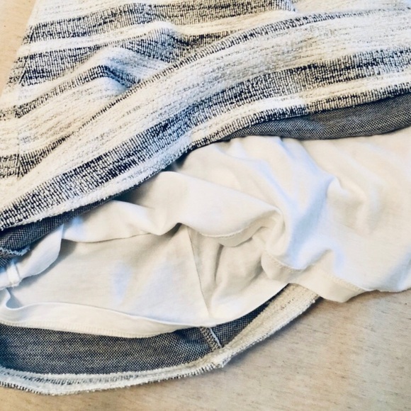TOPSHOP Textured Striped Micro Mini Skirt Cream Navy Size 6 - Picture 8 of 9